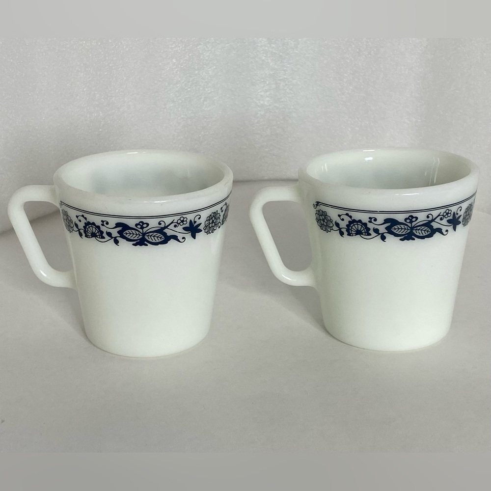 Pyrex Classic White and Blue Floral Mugs “Old Town Blue Onion” Pattern Set of 2